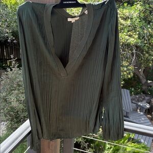 Vince Deep V-Neck Long-Sleeve Blouse in Forest Green